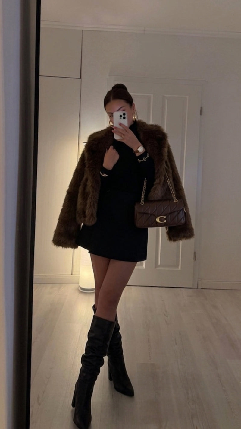 <p>Faux Fur Jacke</p>