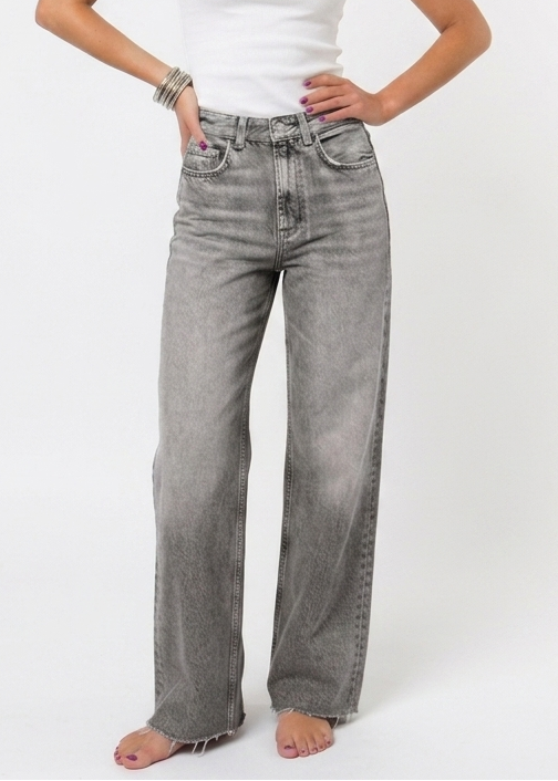 Wide Leg High-Waisted Jeans - Light Gray